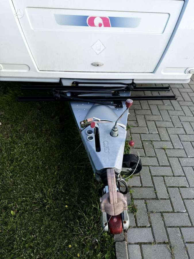 Adria Adora, prikabinami nameliai