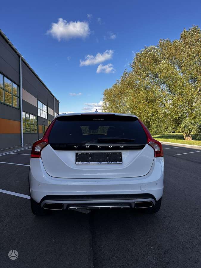 Volvo V60 Cross Country - 7