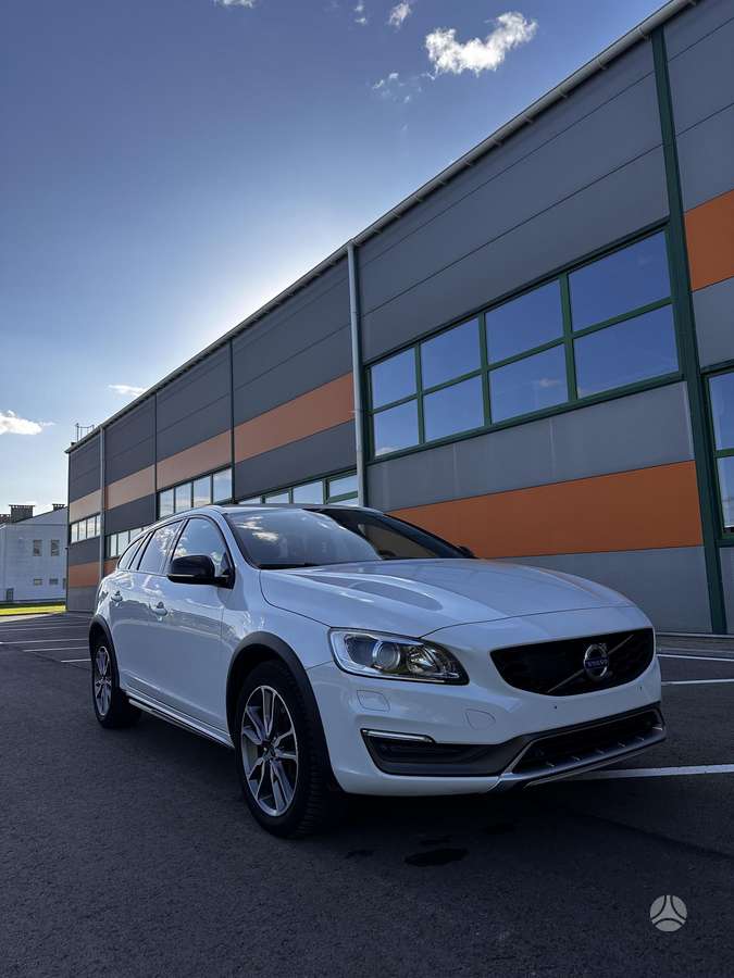 Volvo V60 Cross Country - 3