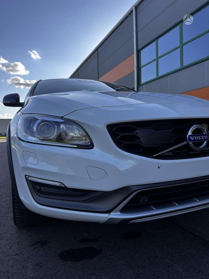 Volvo V60 Cross Country - 4