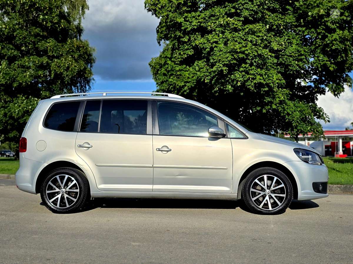 Volkswagen Touran - 4