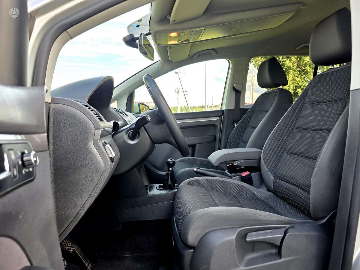 Volkswagen Touran - 9