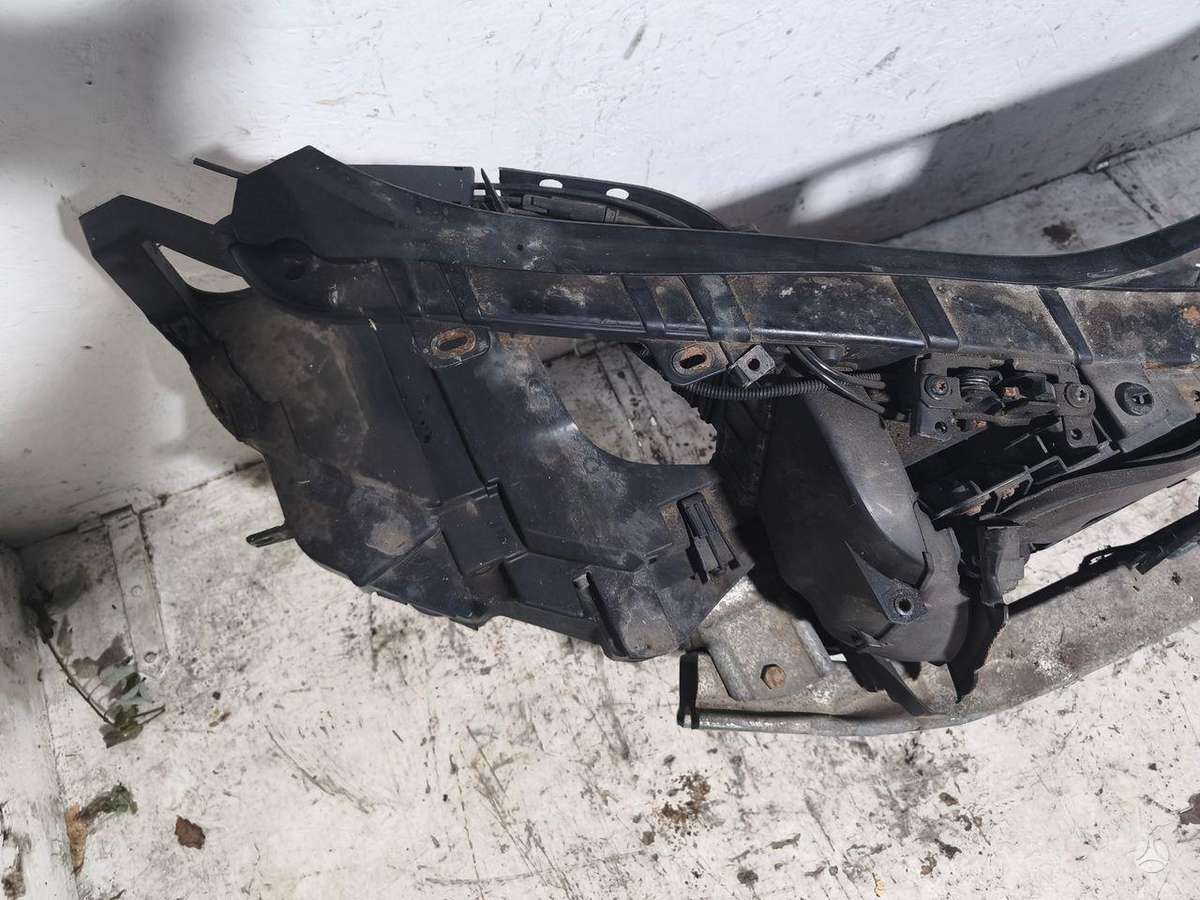Audi A8 dangtis (priekinis, galinis)