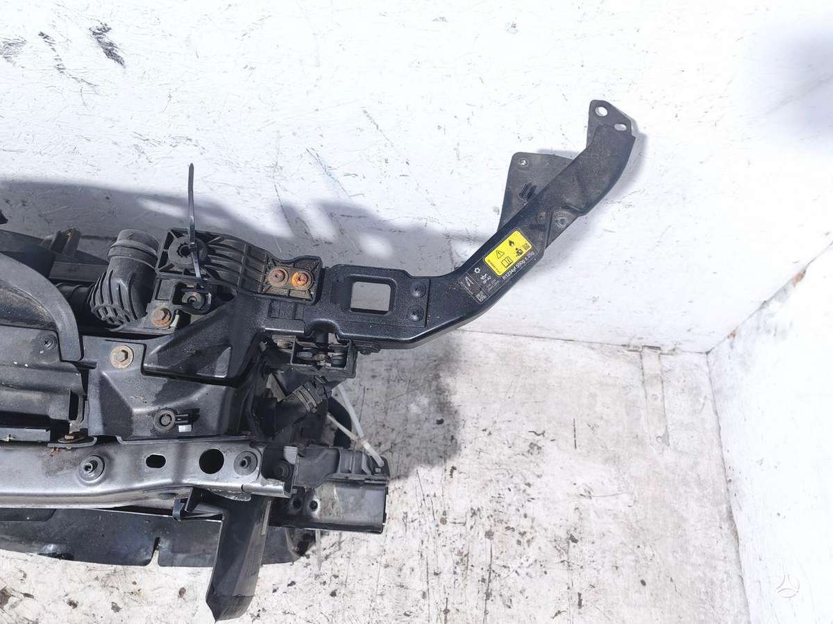 Jaguar XE hood (front, rear)