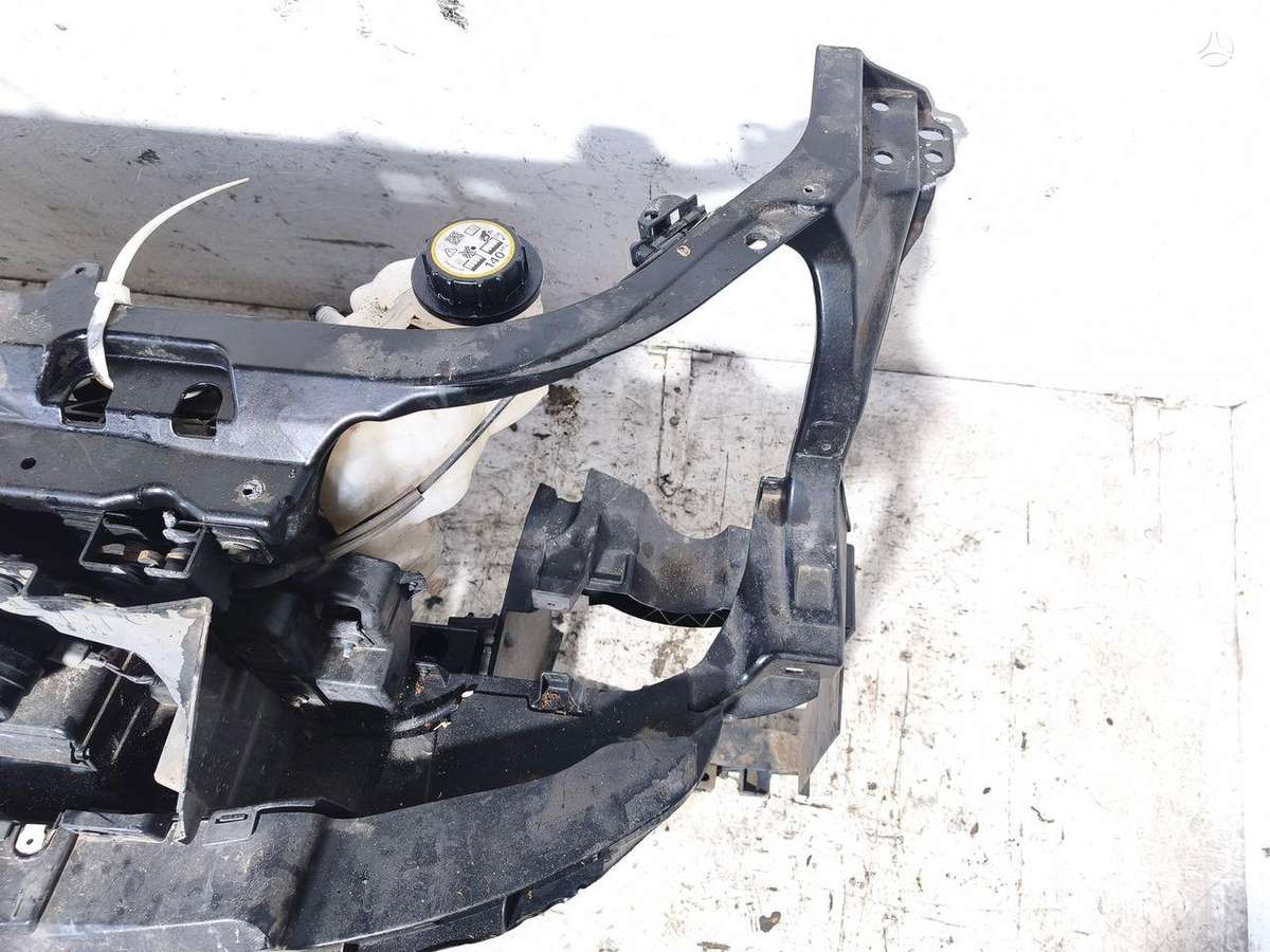 Land Rover Discovery hood (front, rear)