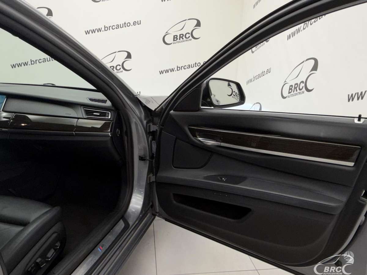 BMW 740, 3.0 l., Седан