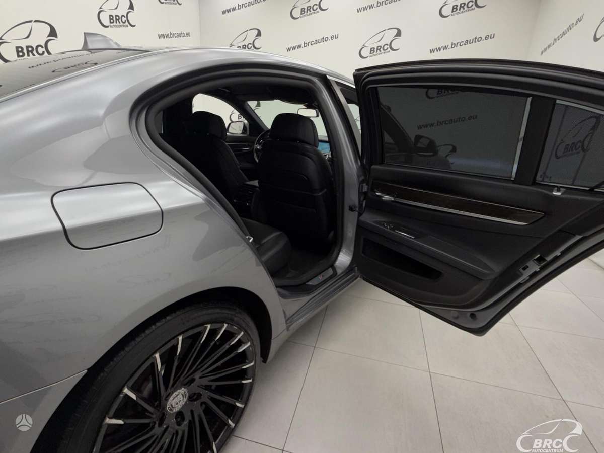 BMW 740, 3.0 l., Седан