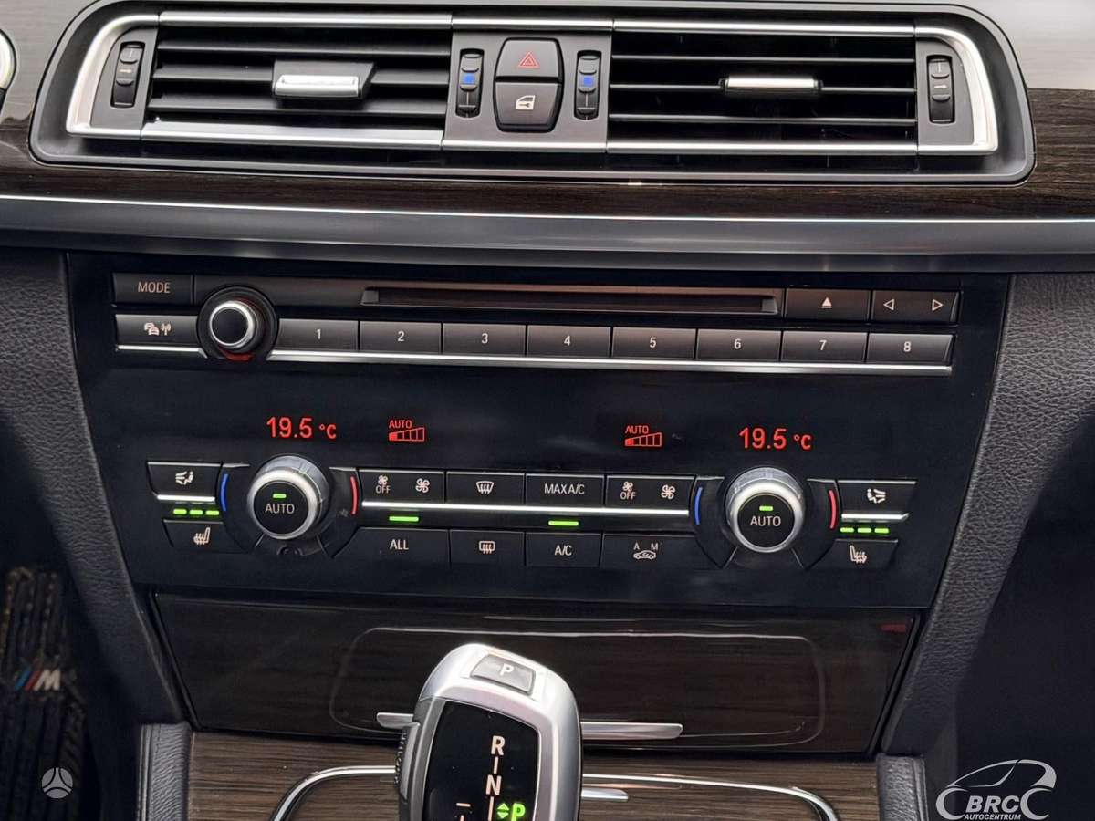 BMW 740, 3.0 l., Седан