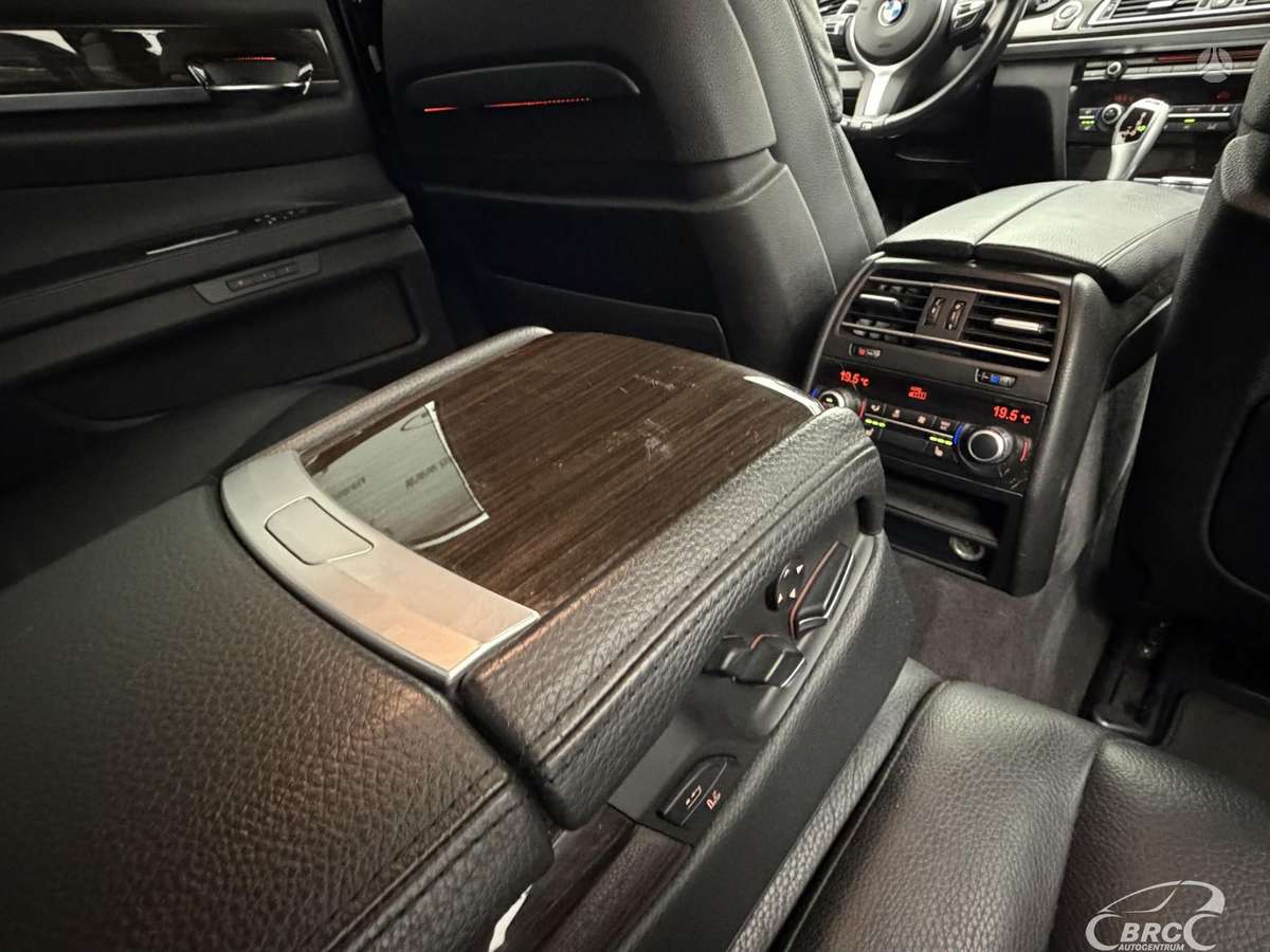 BMW 740, 3.0 l., Седан