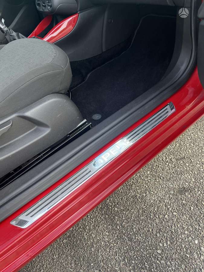 Opel Adam, 1.2 l., Хэтчбек