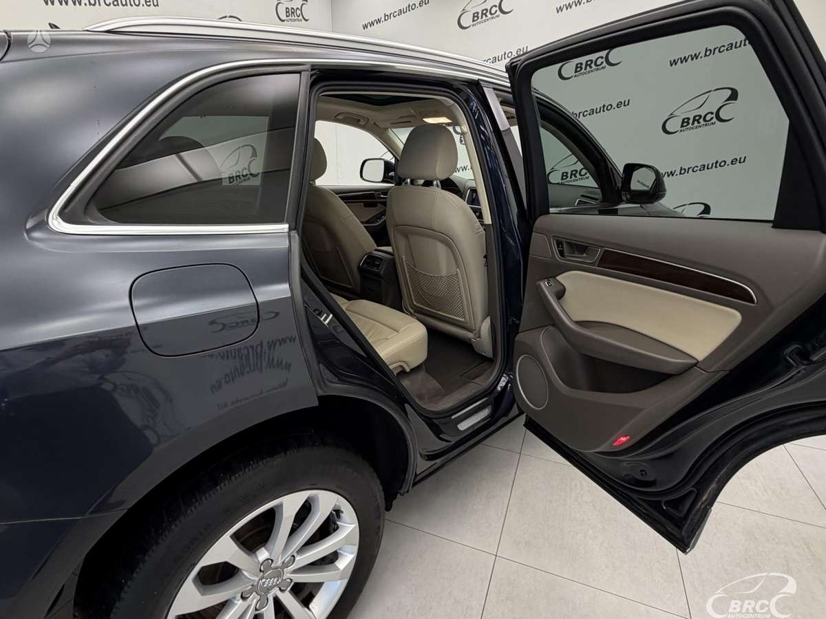 Audi Q5, 2.0 l., Внедорожник / Кроссовер