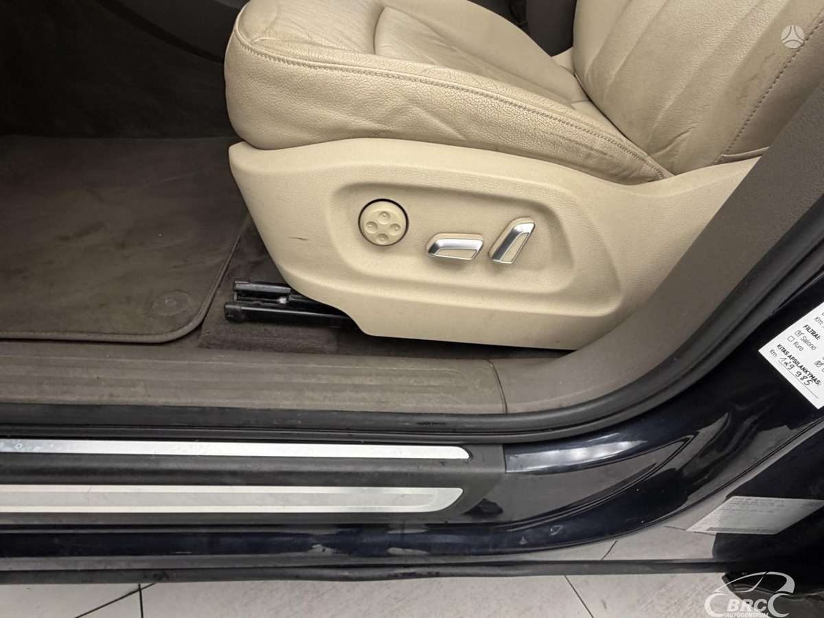 Audi Q5, 2.0 l., Внедорожник / Кроссовер