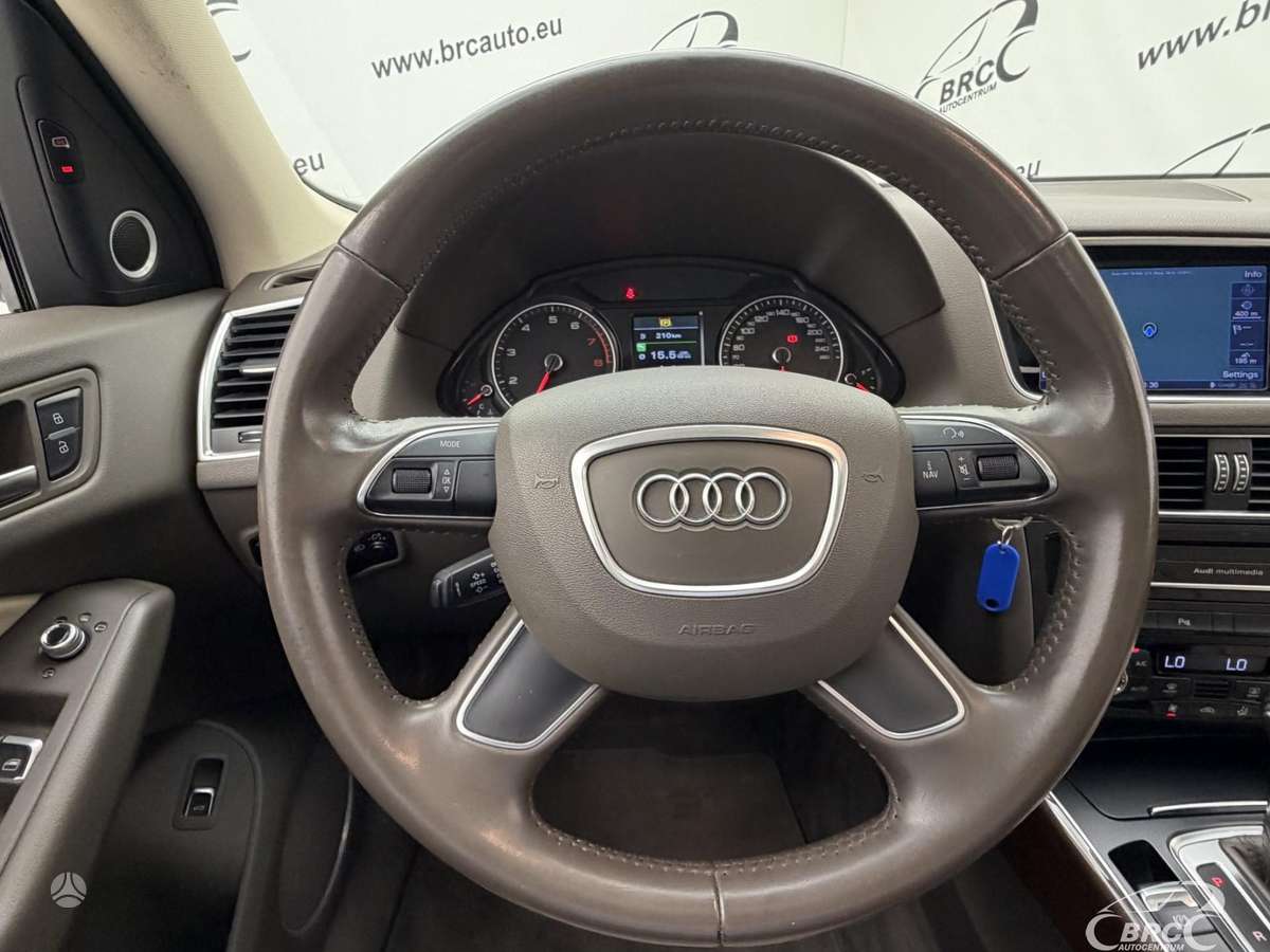 Audi Q5, 2.0 l., off-road / crossover