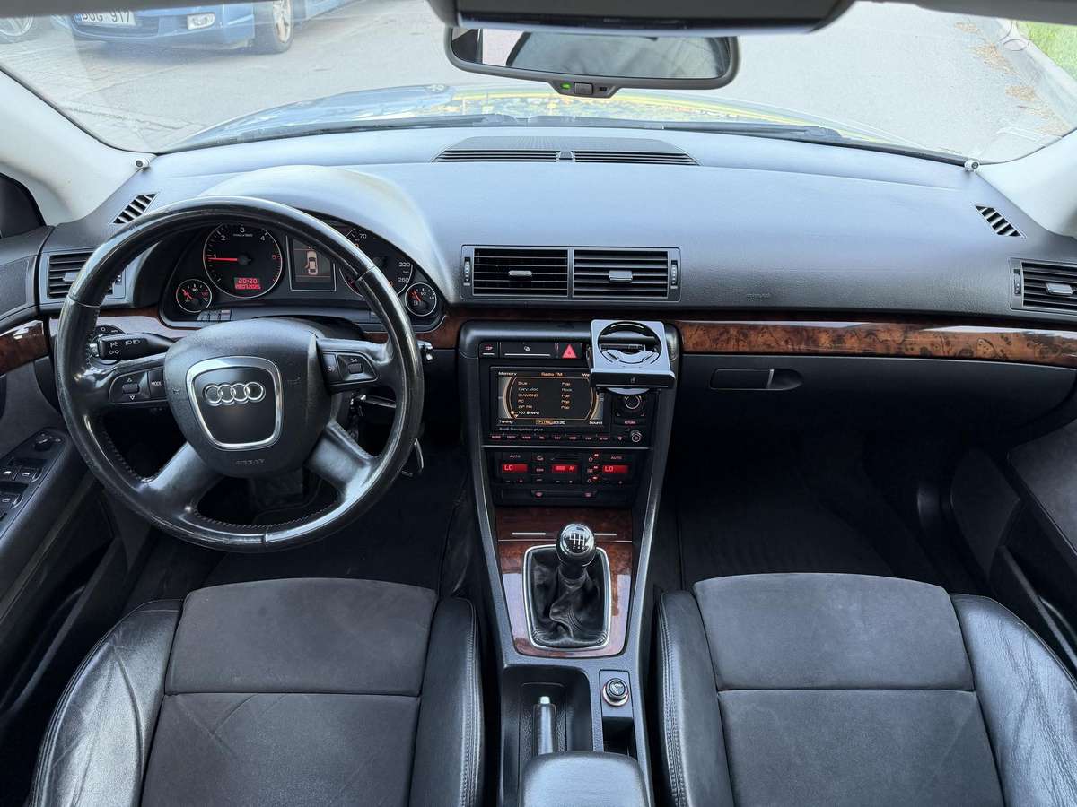 Audi A4, 2.0 l., Седан