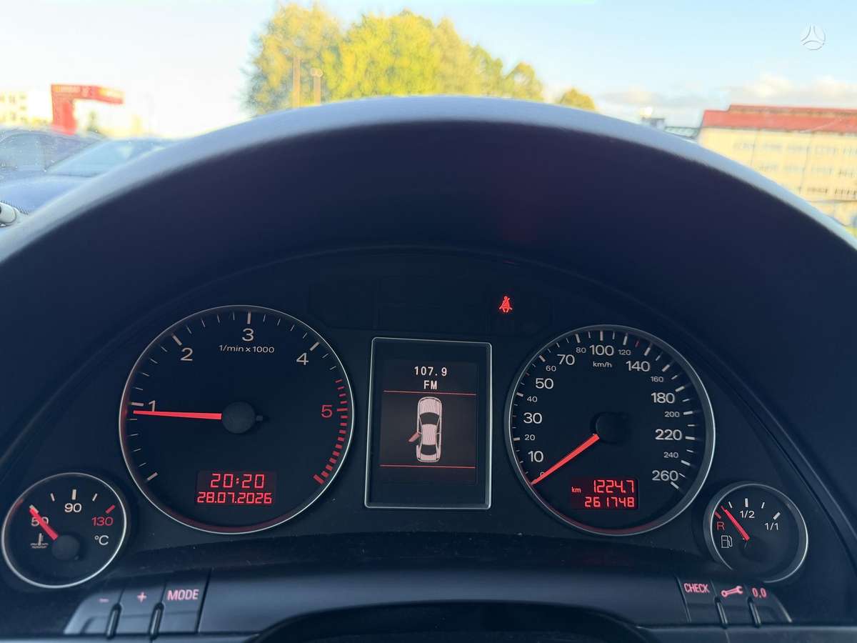 Audi A4, 2.0 l., Седан