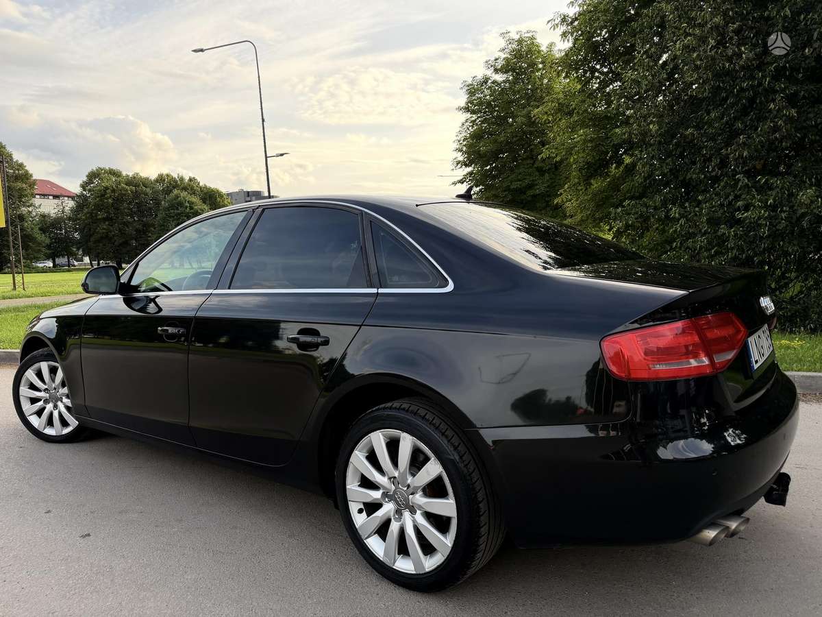 Audi A4, 2.0 l., Седан