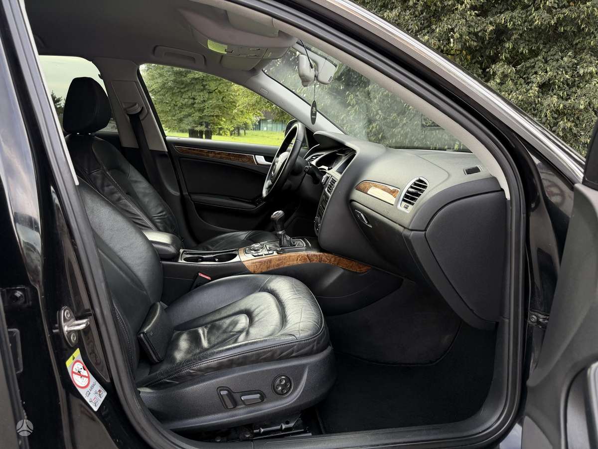 Audi A4, 2.0 l., Седан