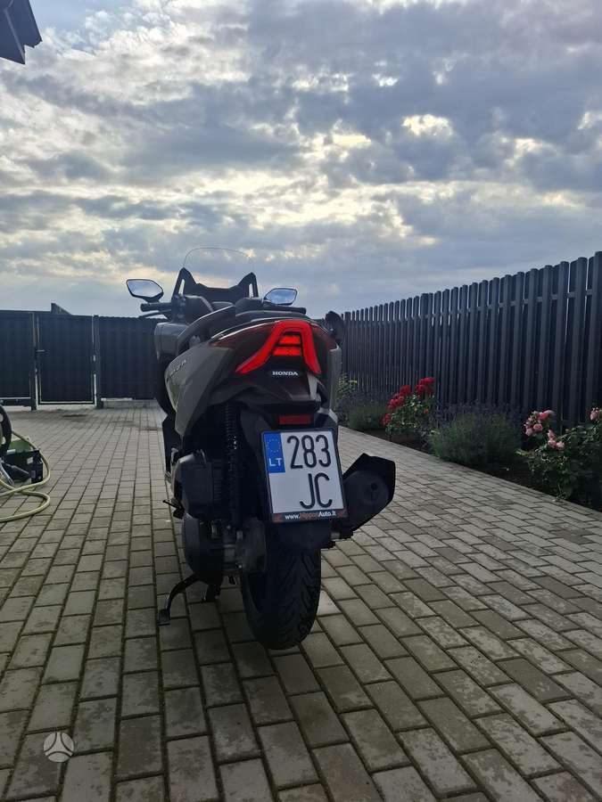 Honda Forza 125cc, мотороллеры / мопеды