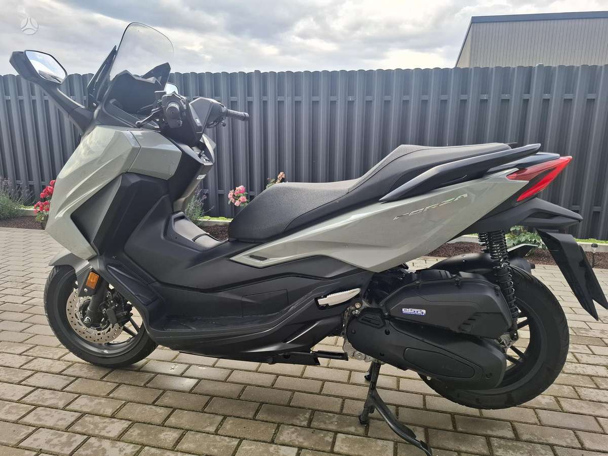 Honda Forza 125cc, мотороллеры / мопеды
