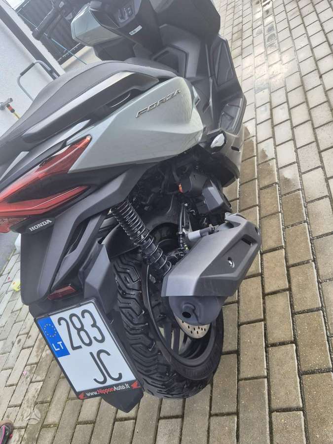 Honda Forza 125cc, мотороллеры / мопеды