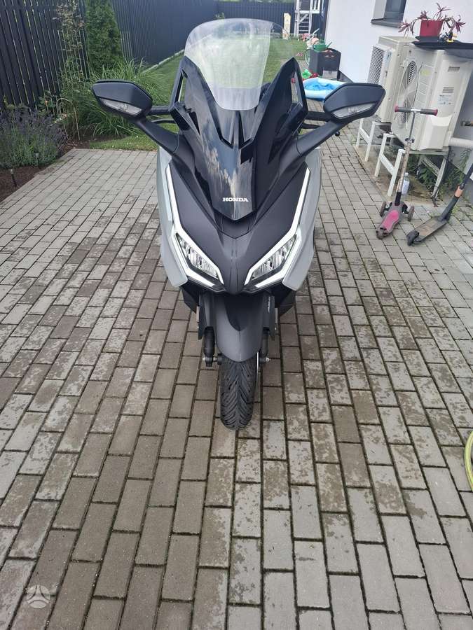 Honda Forza 125cc, мотороллеры / мопеды