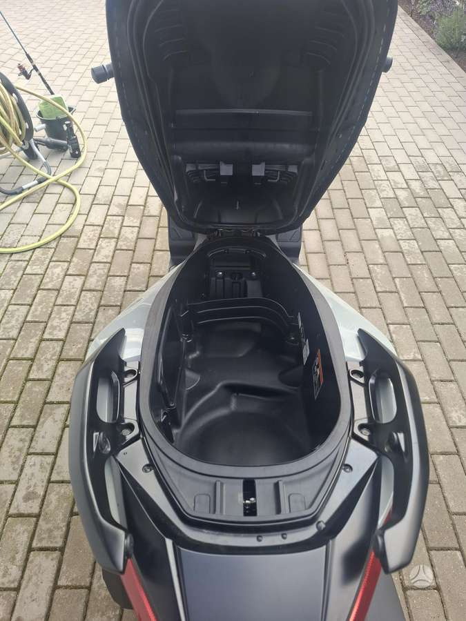 Honda Forza 125cc, мотороллеры / мопеды