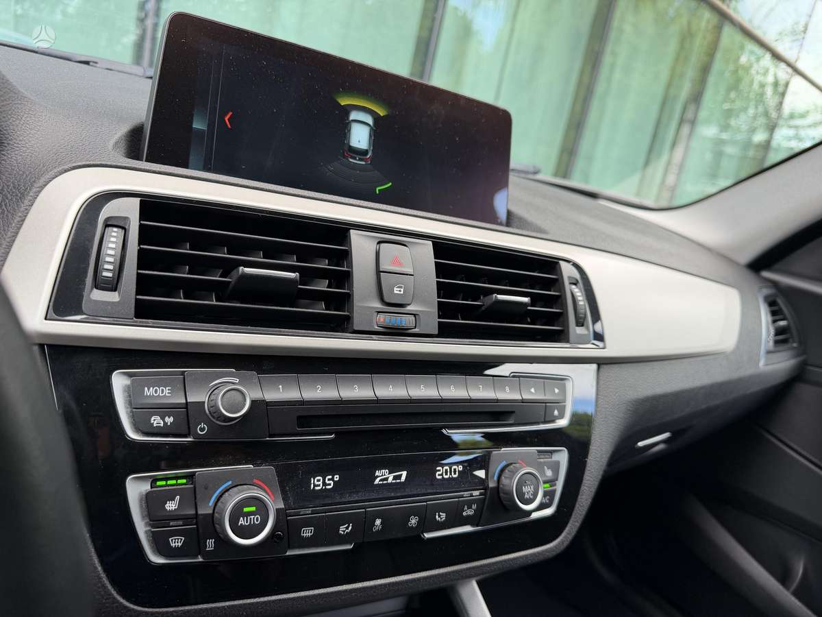 BMW 118, 1.5 l., Хэтчбек