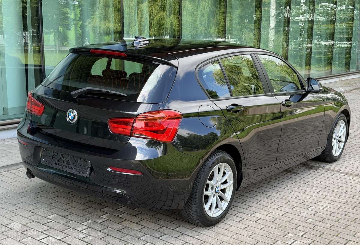 BMW 118, 1.5 l., Хэтчбек