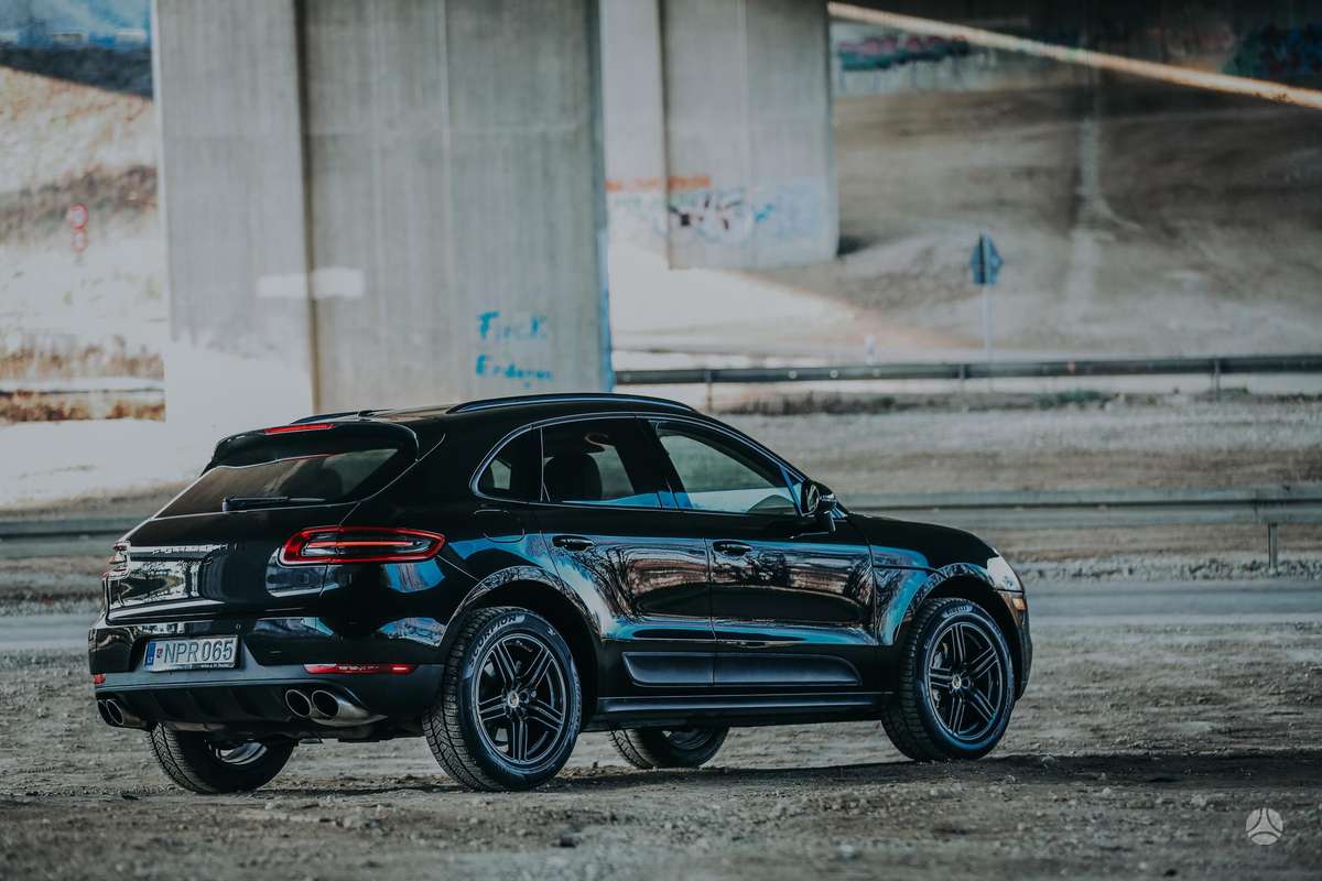 Porsche Macan - 2