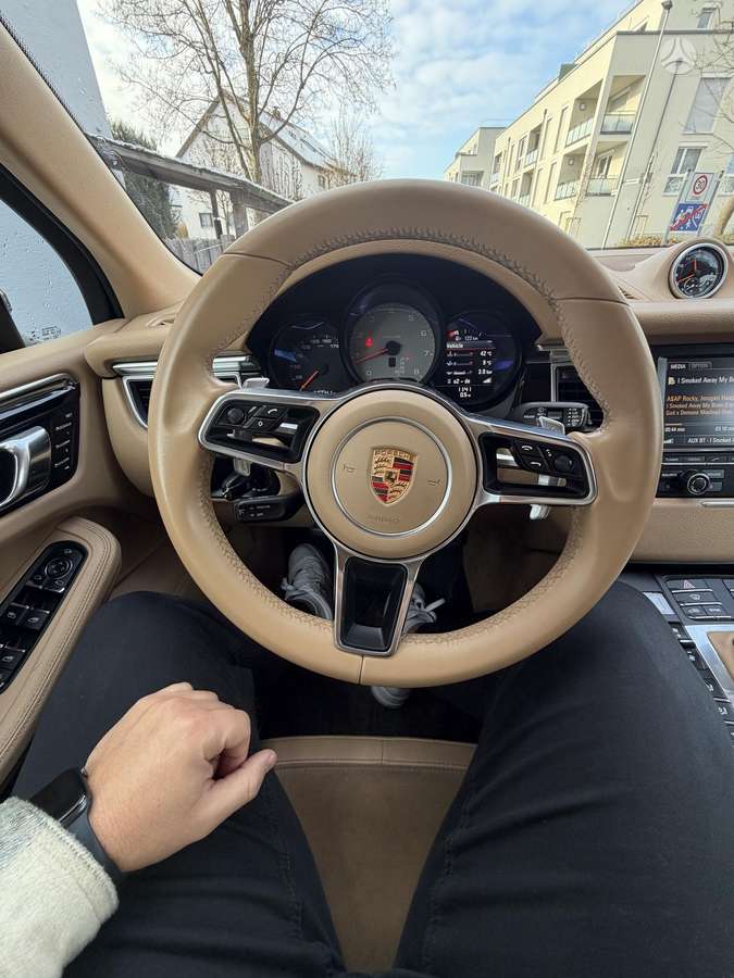 Porsche Macan - 8