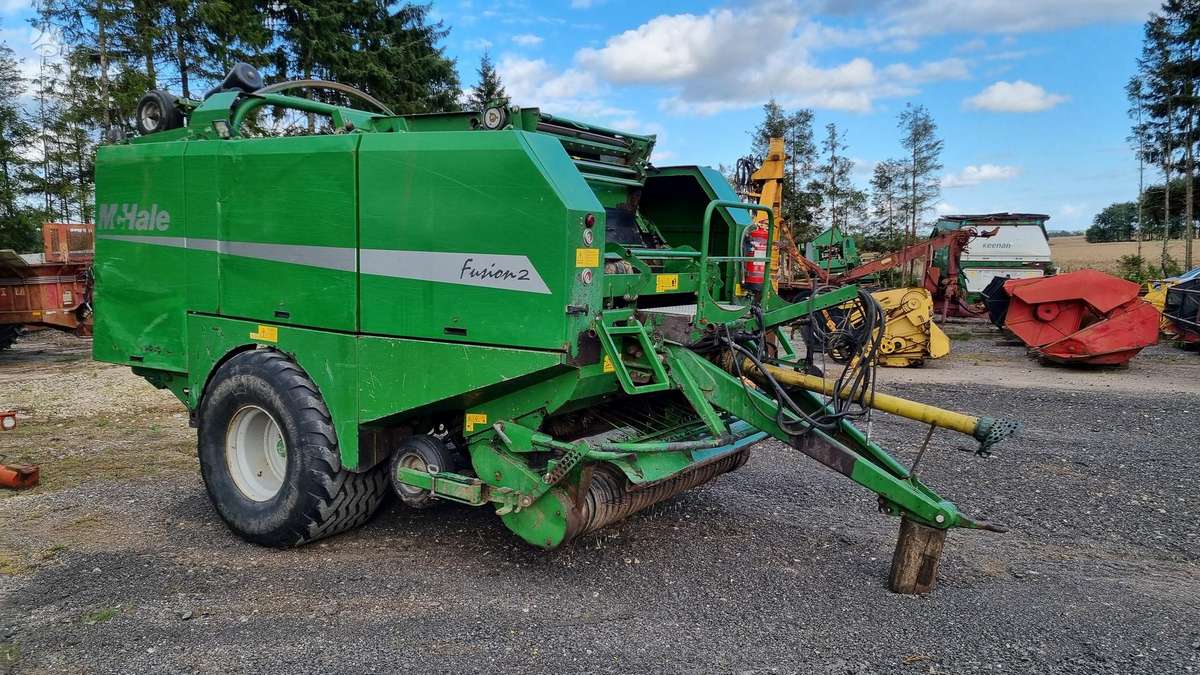 McHale FUSION 2, balers