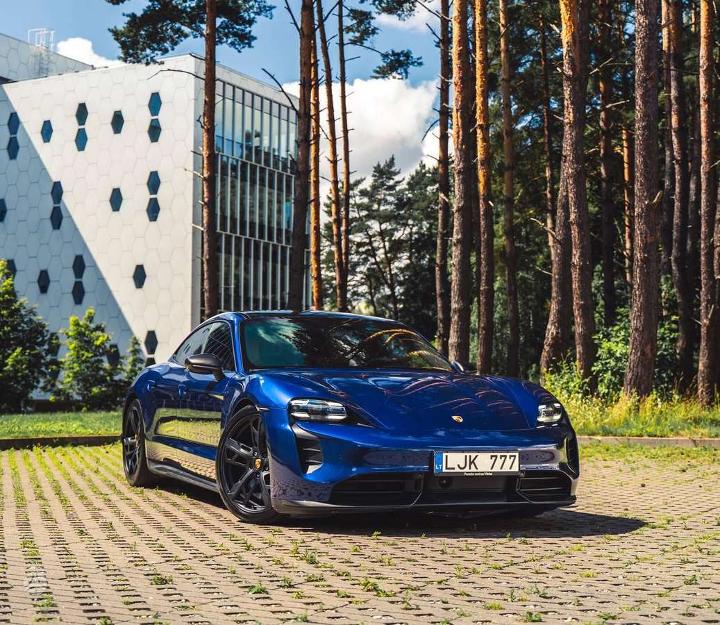 Porsche Taycan, coupe