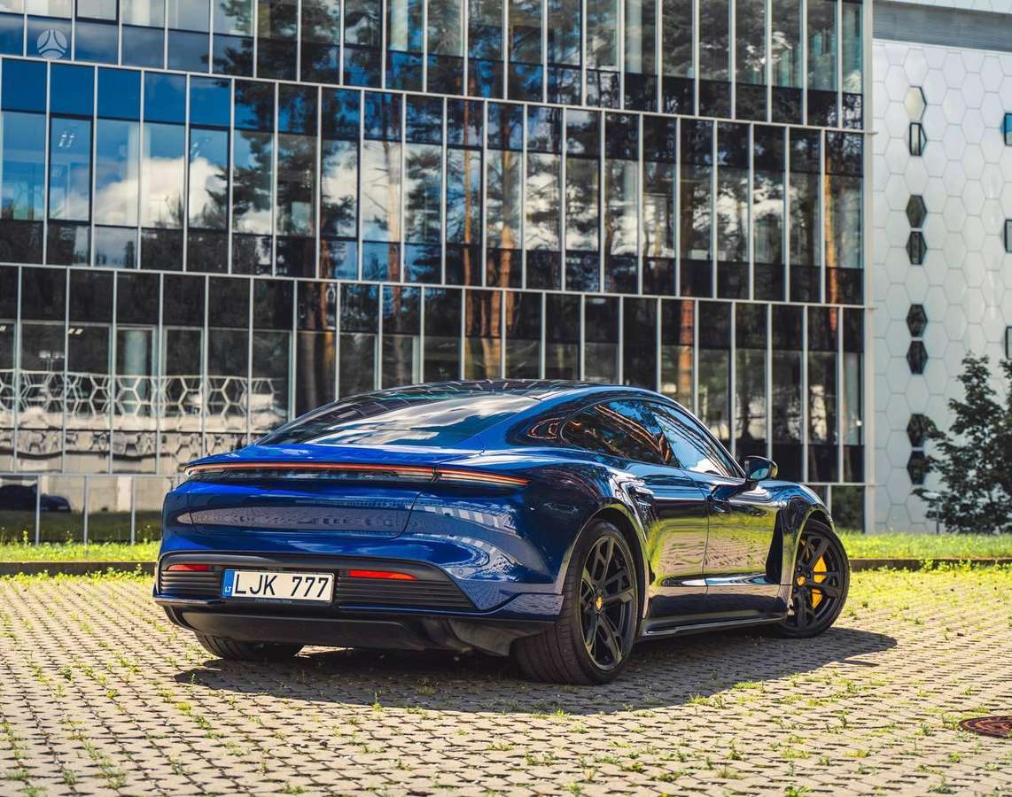 Porsche Taycan, coupe