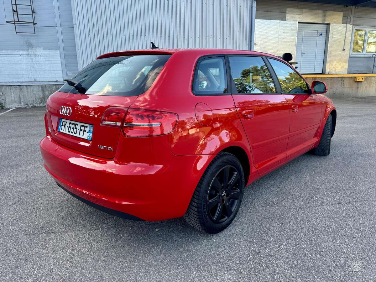 Audi A3, 1.6 l., hatchback