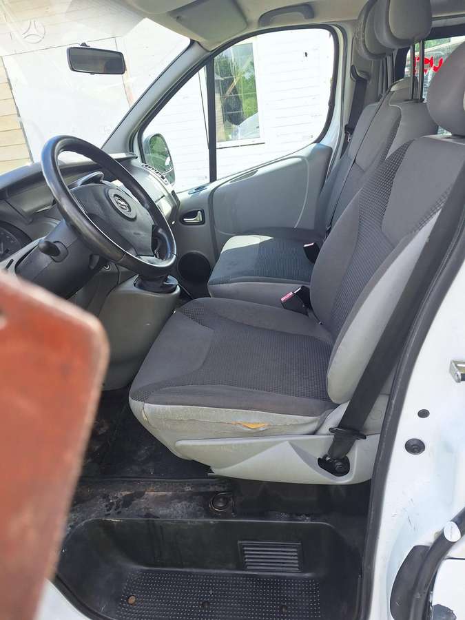 Opel Vivaro, 2.0 l., Минивэн