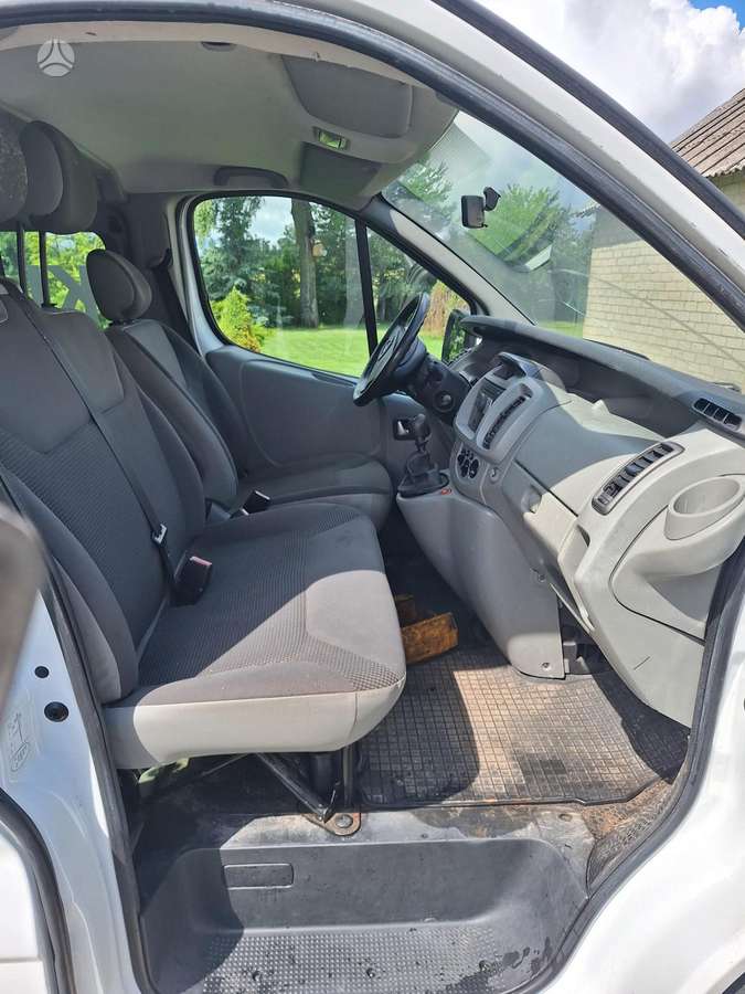 Opel Vivaro, 2.0 l., Минивэн