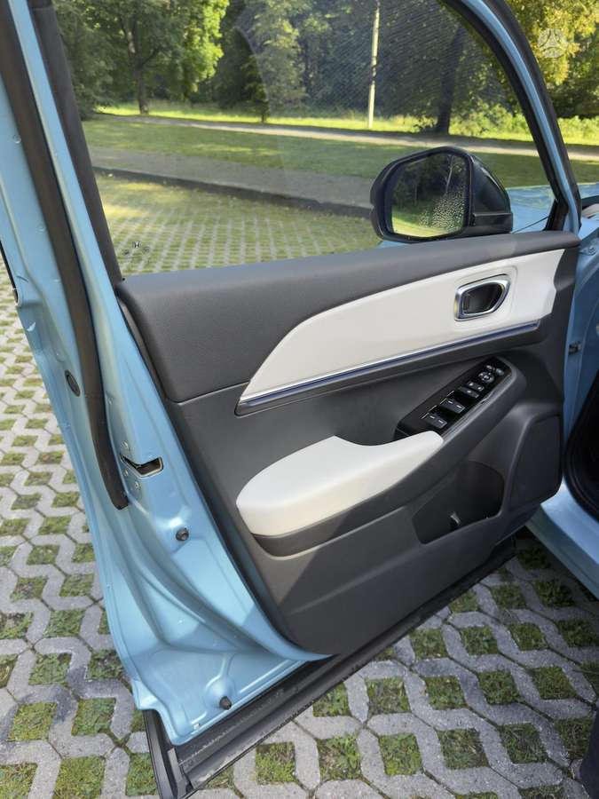 Honda e:Ny1, hatchback