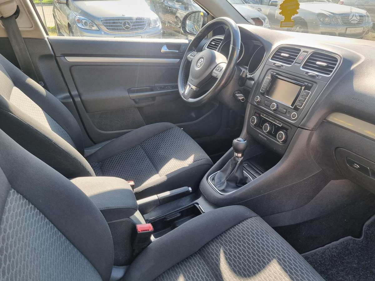 Volkswagen Golf, 1.6 l., Универсал