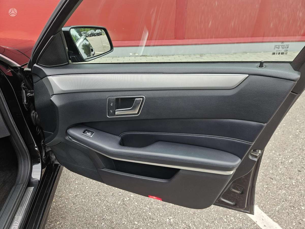 Mercedes-Benz E300, 3.0 l., Универсал