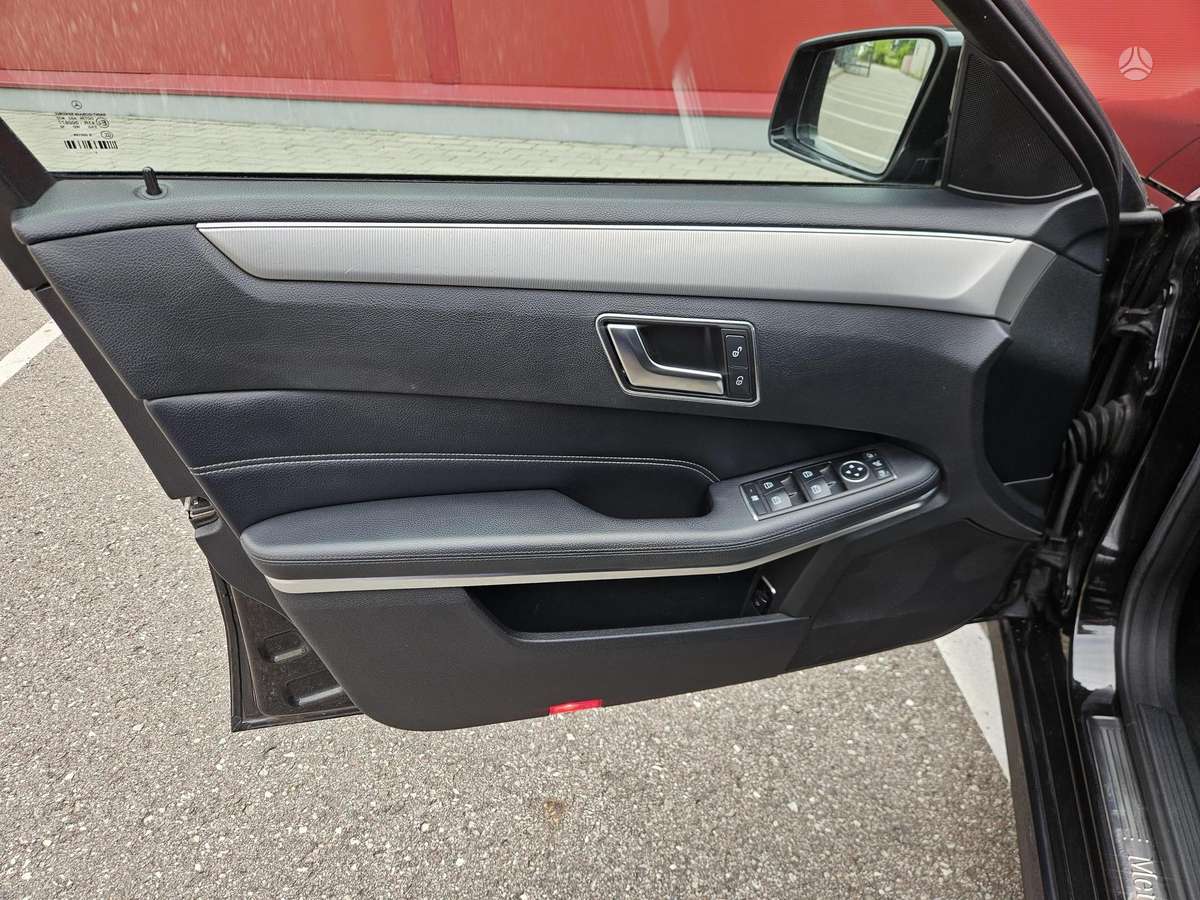 Mercedes-Benz E300, 3.0 l., Универсал