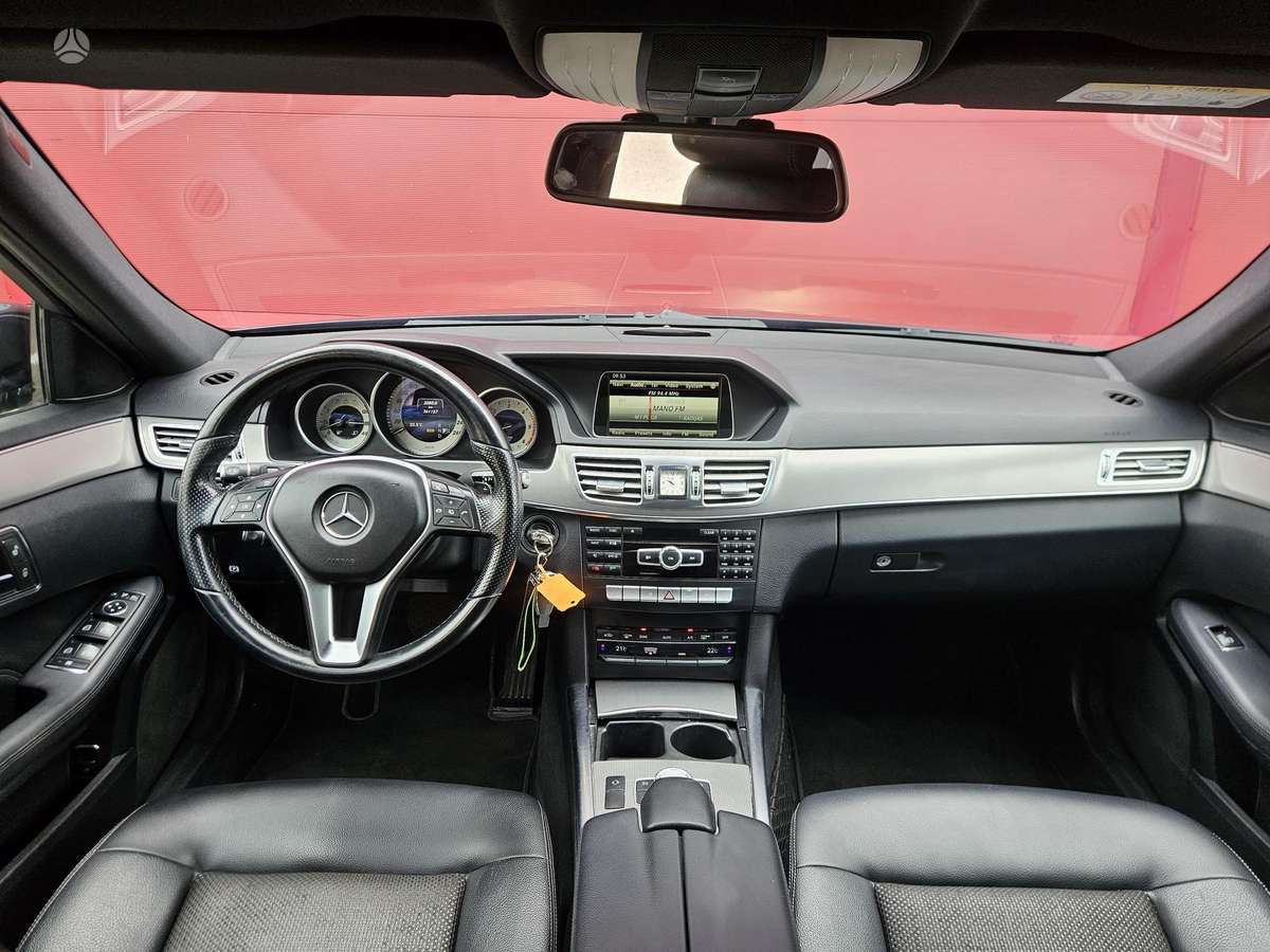 Mercedes-Benz E300, 3.0 l., Универсал