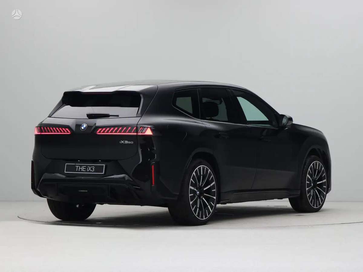 BMW iX3, Внедорожник / Кроссовер