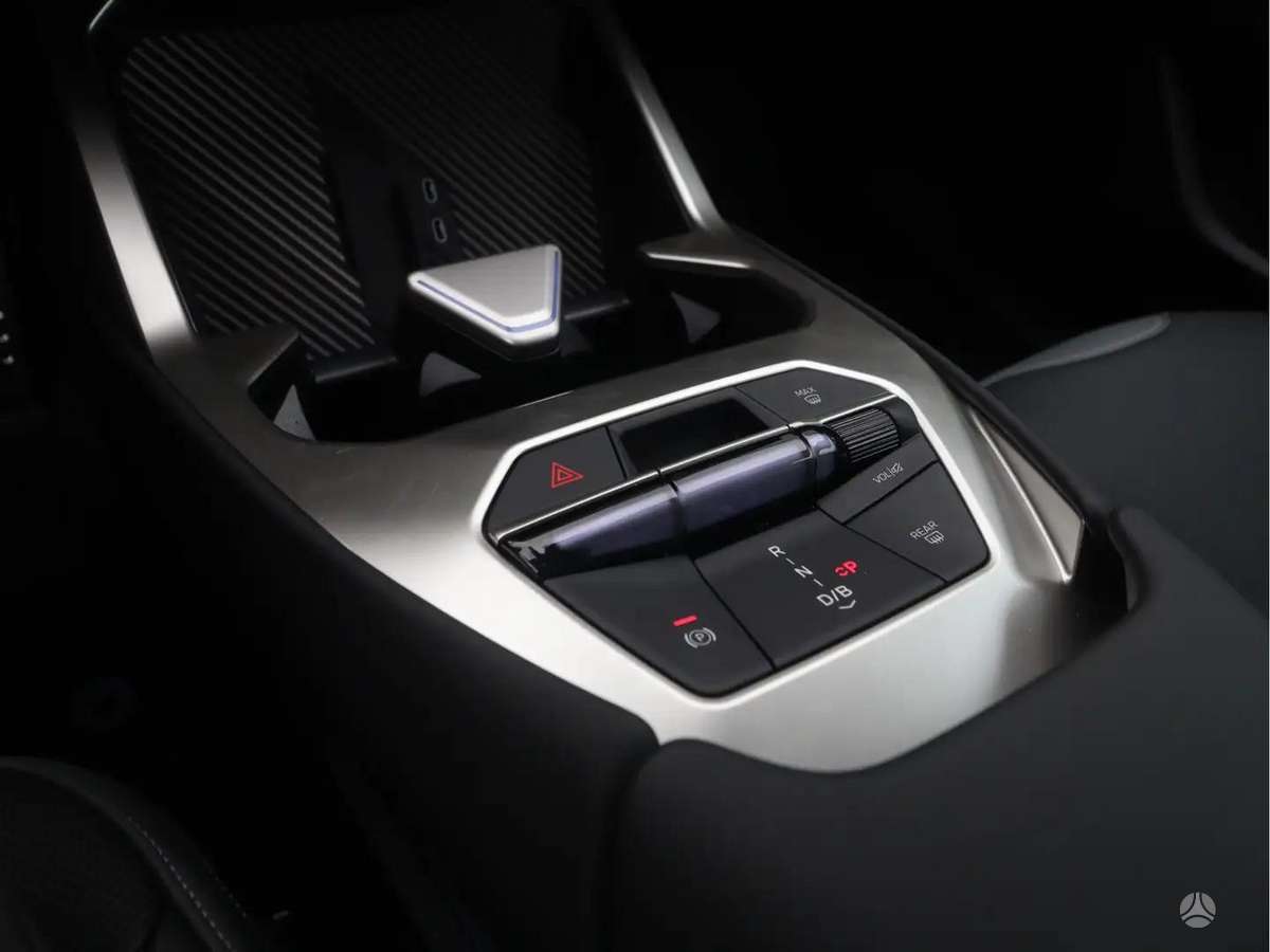 BMW iX3, Внедорожник / Кроссовер