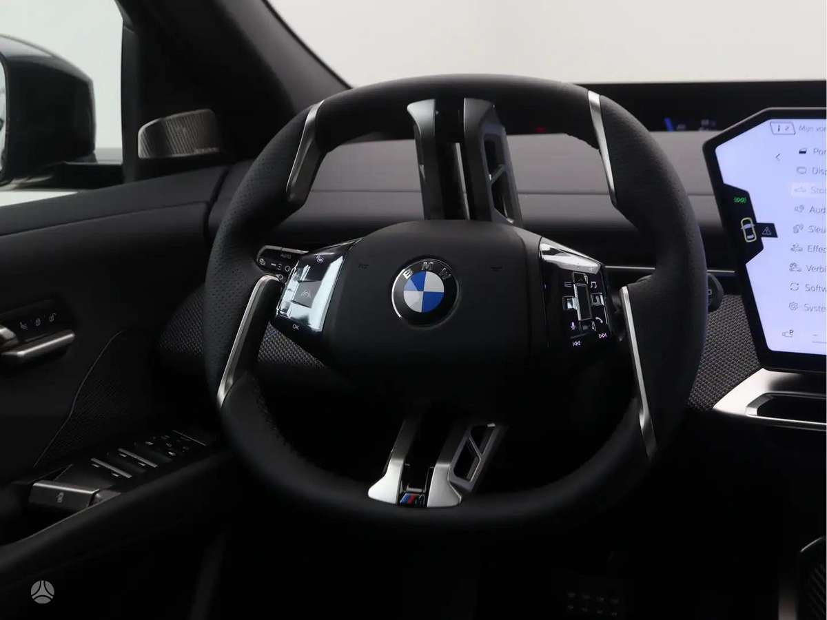 BMW iX3, Внедорожник / Кроссовер