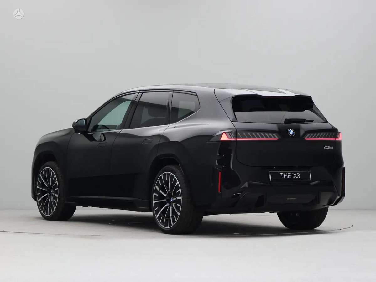 BMW iX3, Внедорожник / Кроссовер