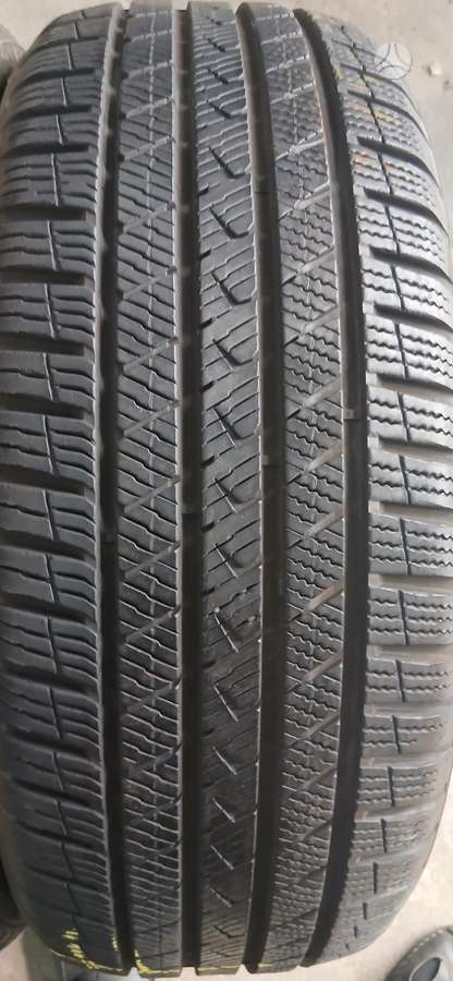 Vredestein, universalios 215/55 R18
