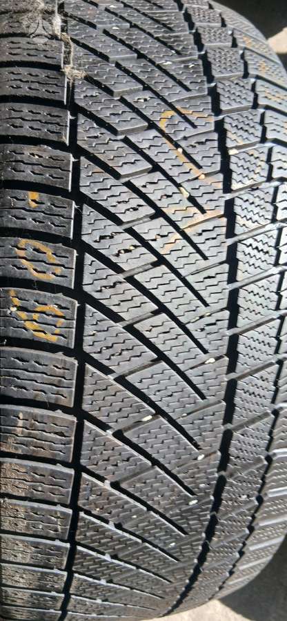 Continental, зимние 225/50 R18