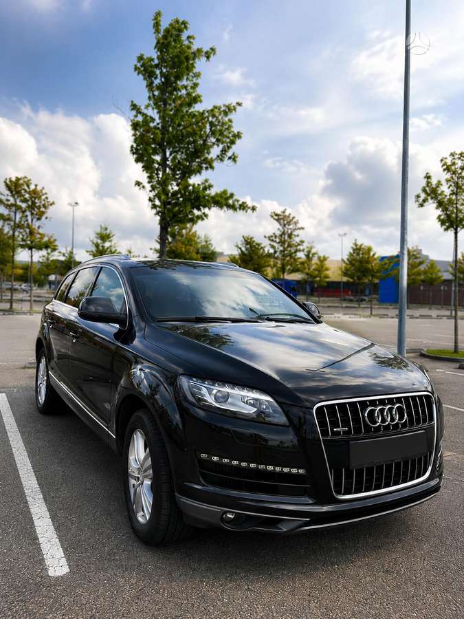 Audi Q7, 3.0 l., off-road / crossover