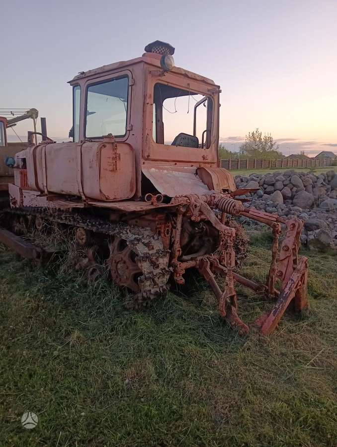 DT 75, tractors