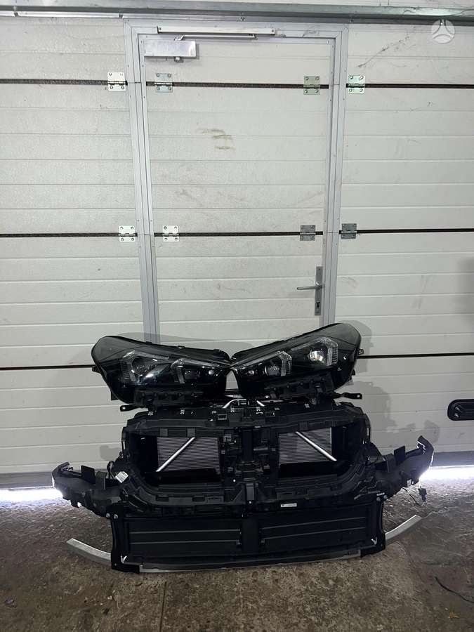 BMW iX1 kėbulo dalys